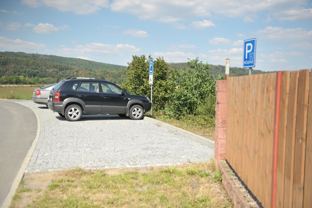 Penzion U Tulaka Dobrichovice Exterior photo